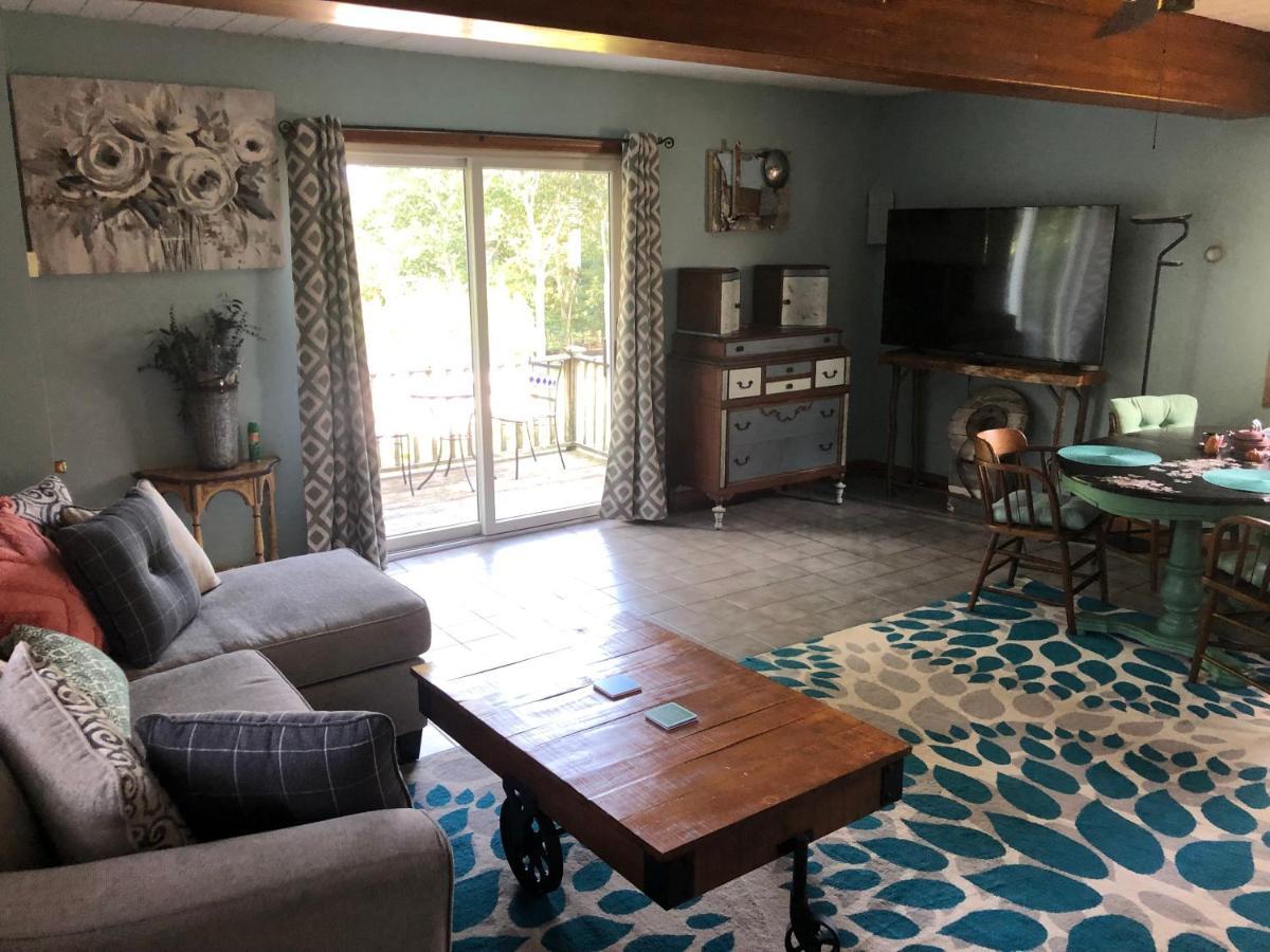 1 Bed Cottage, Partial Waterviews & Water Access Westport Eksteriør bilde