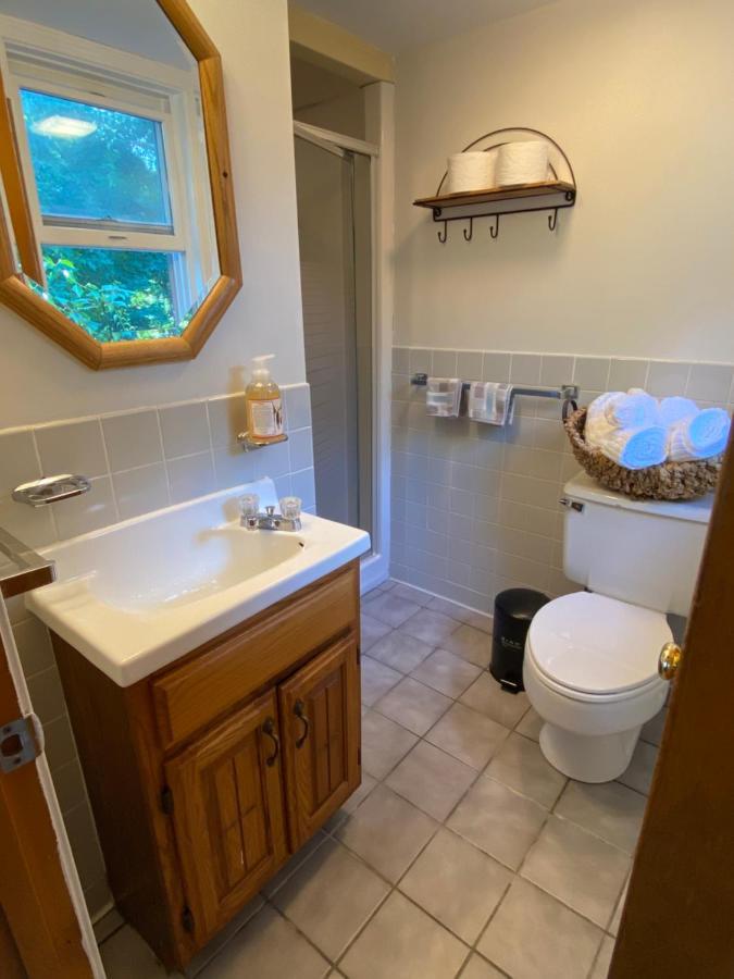 1 Bed Cottage, Partial Waterviews & Water Access Westport Eksteriør bilde