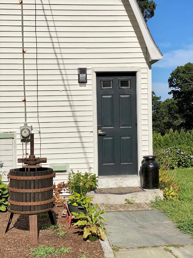 1 Bed Cottage, Partial Waterviews & Water Access Westport Eksteriør bilde